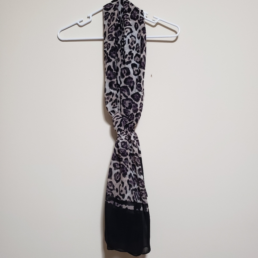 Women's lightweight Scarf - Picture 2 of 6